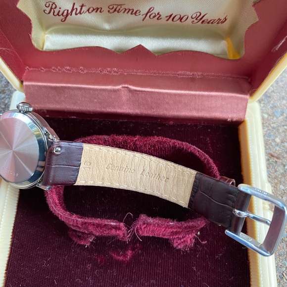 NOS 1944 Imperial Swiss Watch - Picture 11 of 17